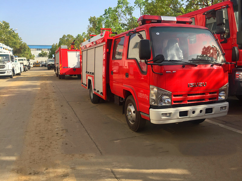 慶鈴五十鈴3-4噸水罐消防車2.jpg